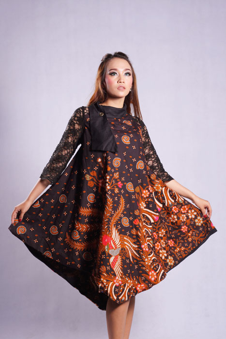 Batik Tunik Lengan Panjang Motif Merak Loka Katun Kombinasi Brokat
